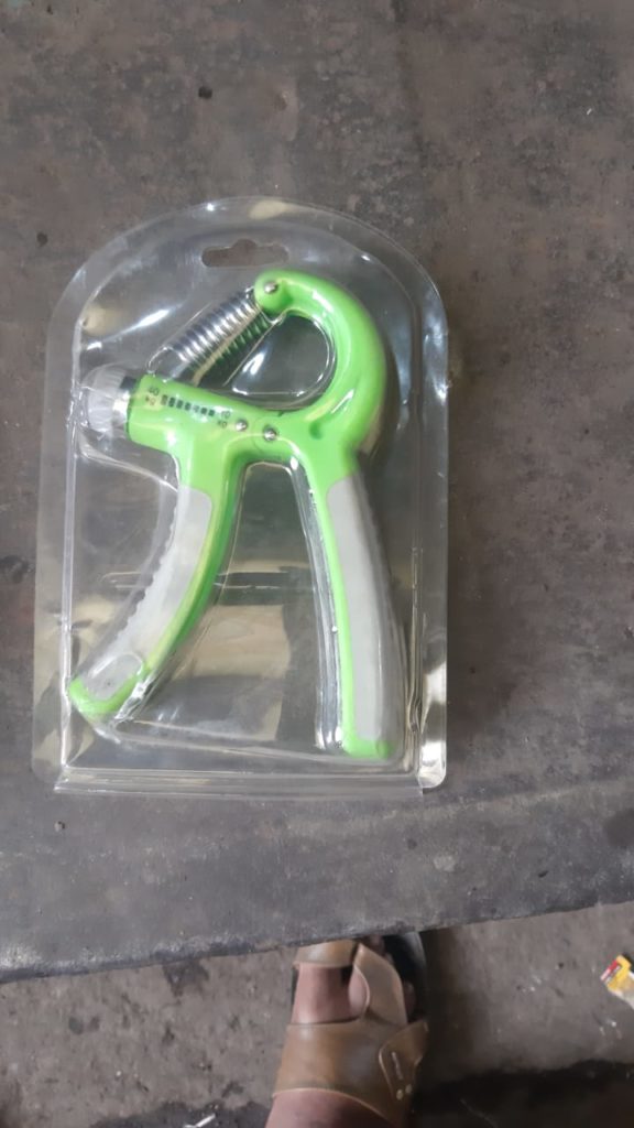 ADJUSTABLE HAND GRIPS